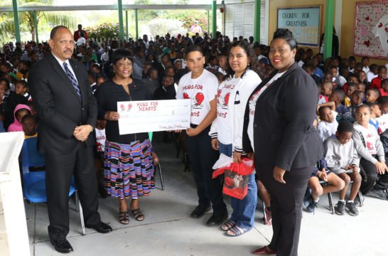 Minister of Health teaches students about healthy hearts