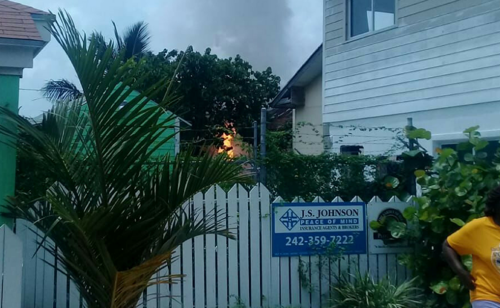 BREAKING: Harbour Island complex ablaze