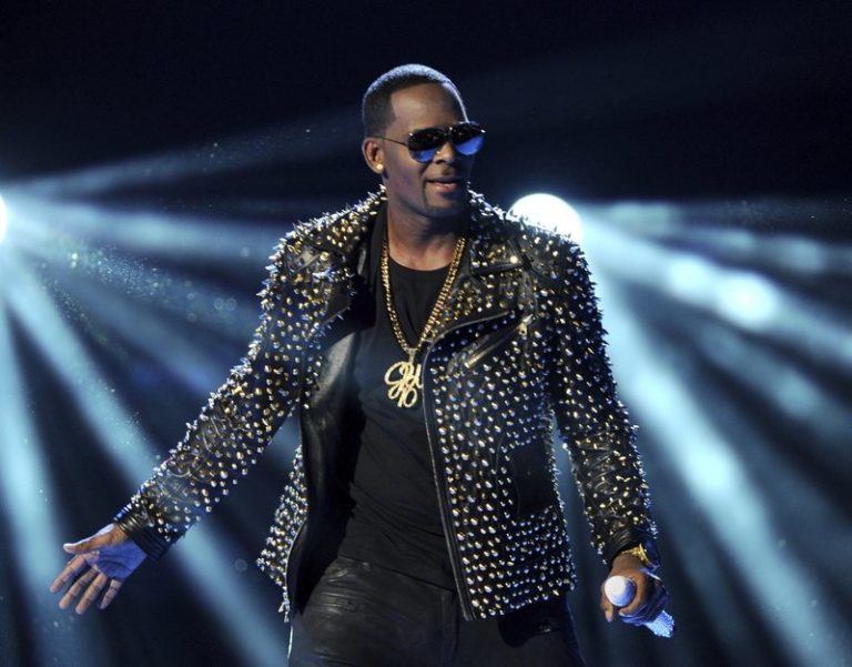 R. Kelly sings about troubles in revealing 19-minute song