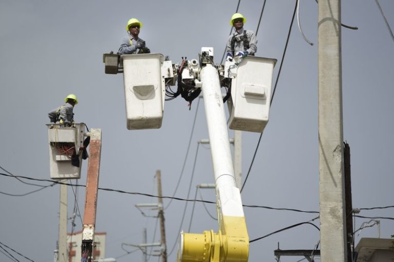 Turmoil slows rebuilding of Puerto Rico’s power grid