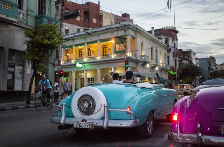 Cuba lifting freeze on new private tourism businesses