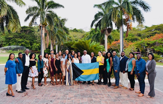 PM meets with Bahamian students ahead of CARICOM meetings in Jamaica