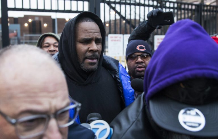 The Latest: Suburban Chicago woman posts R. Kelly’s bail