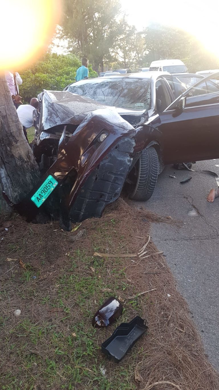Seven injured in serious traffic accident on West Bay Street