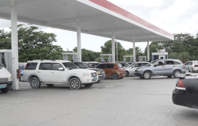 Bahamians fueling up ahead of Hurricane Dorian