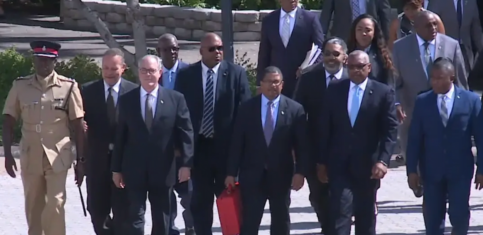 LOCAL GOVT COMMISSION REPORT RECOMMENDS MAYORAL SYSTEM FOR NP