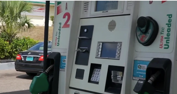 GAS PRICES DROP AS OIL PRICES DROP IN WORLDWIDE MARKET