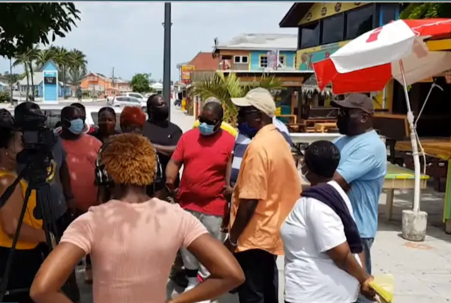 VENDORS CALL ON PM TO PLAY FAIR