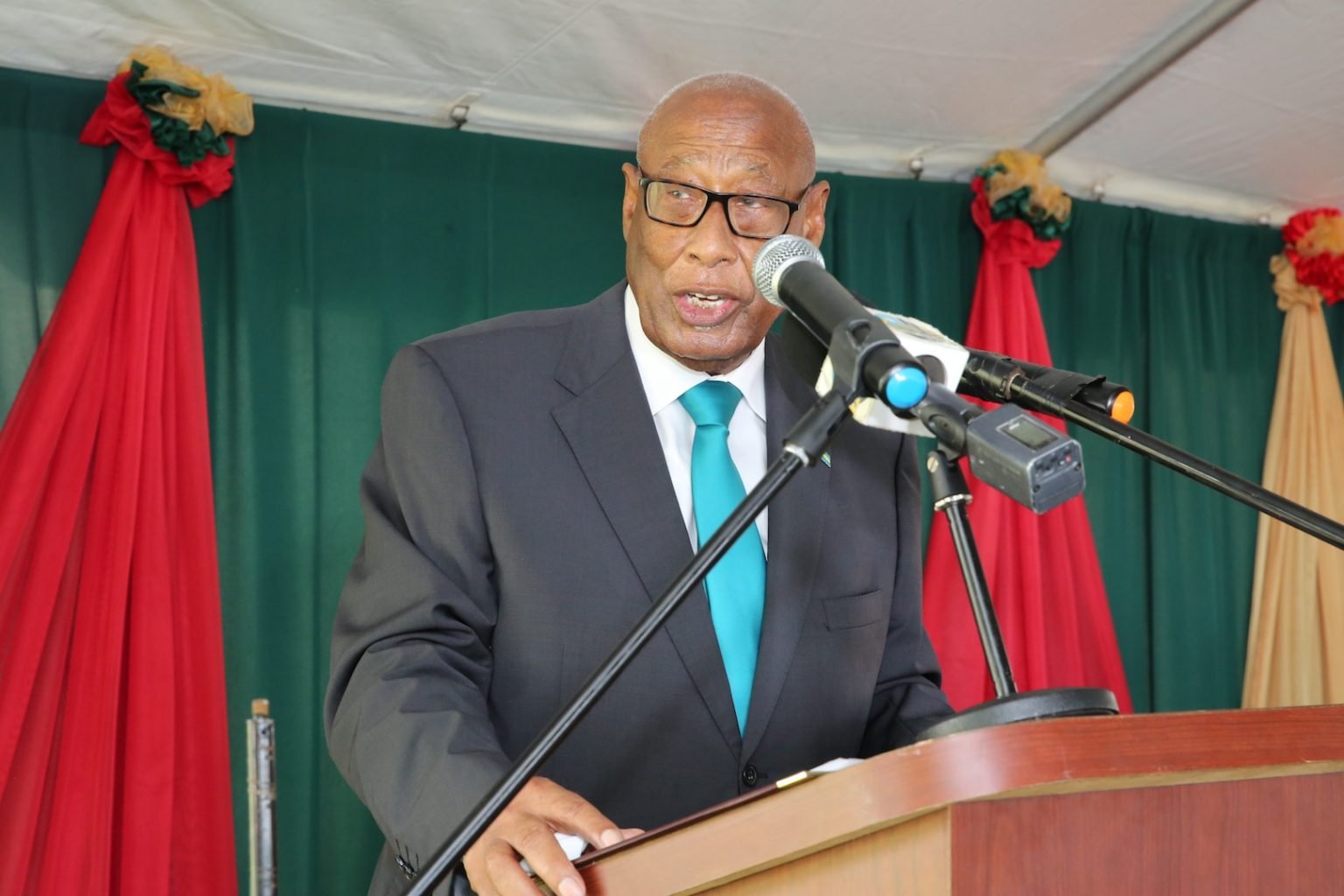 CA Smith Foundation scholarship opens Eye Witness News