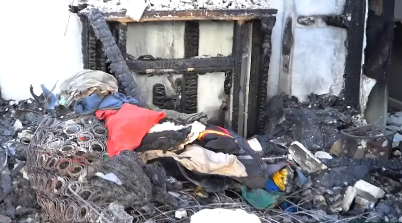 FAMILY ESCAPES BEFORE FIRE DESTROYS HOME