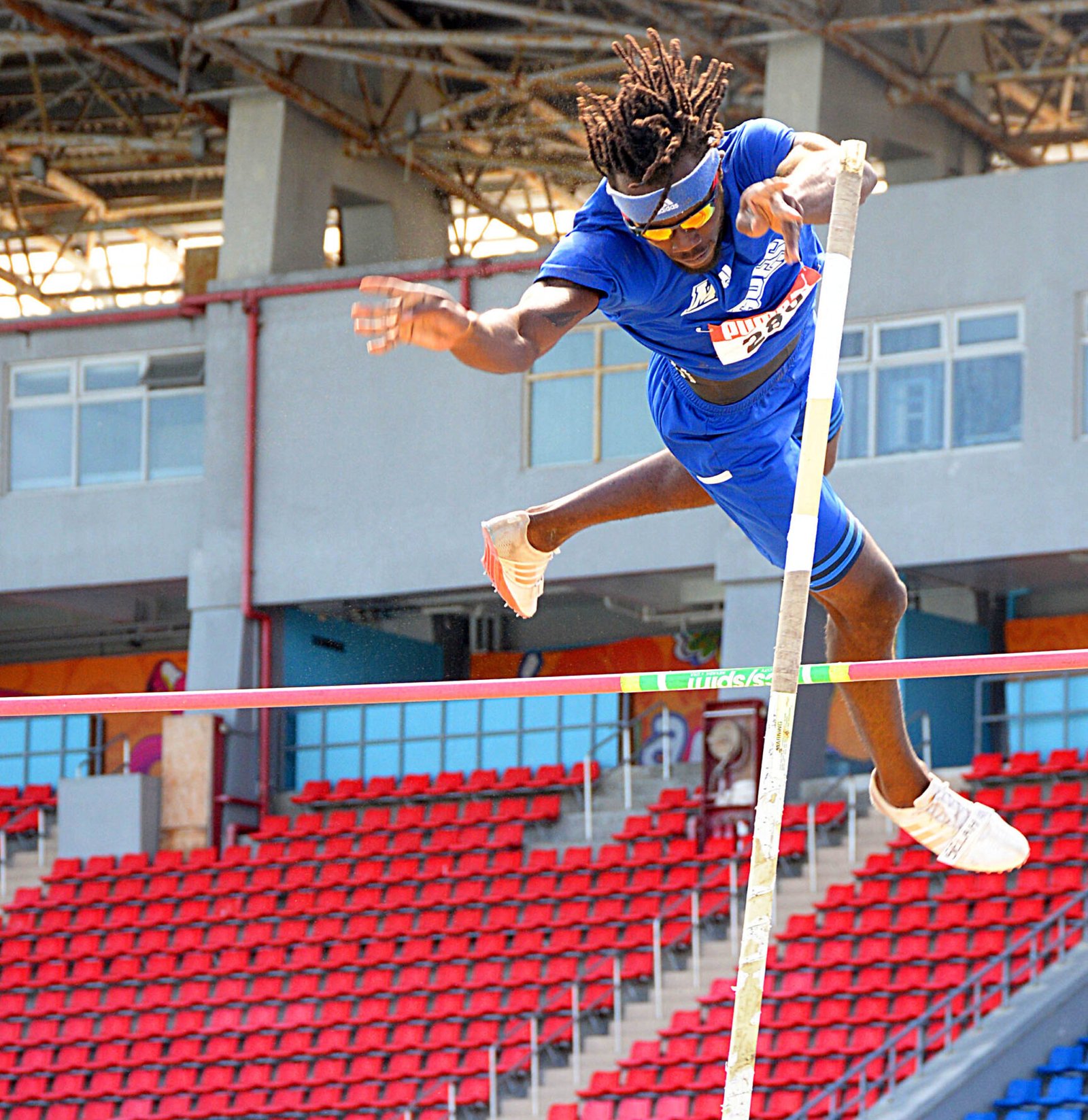 UB Mingoes multi-event specialist Kendrick Thompson breaks national record at Easter Classic - Vimarsana News