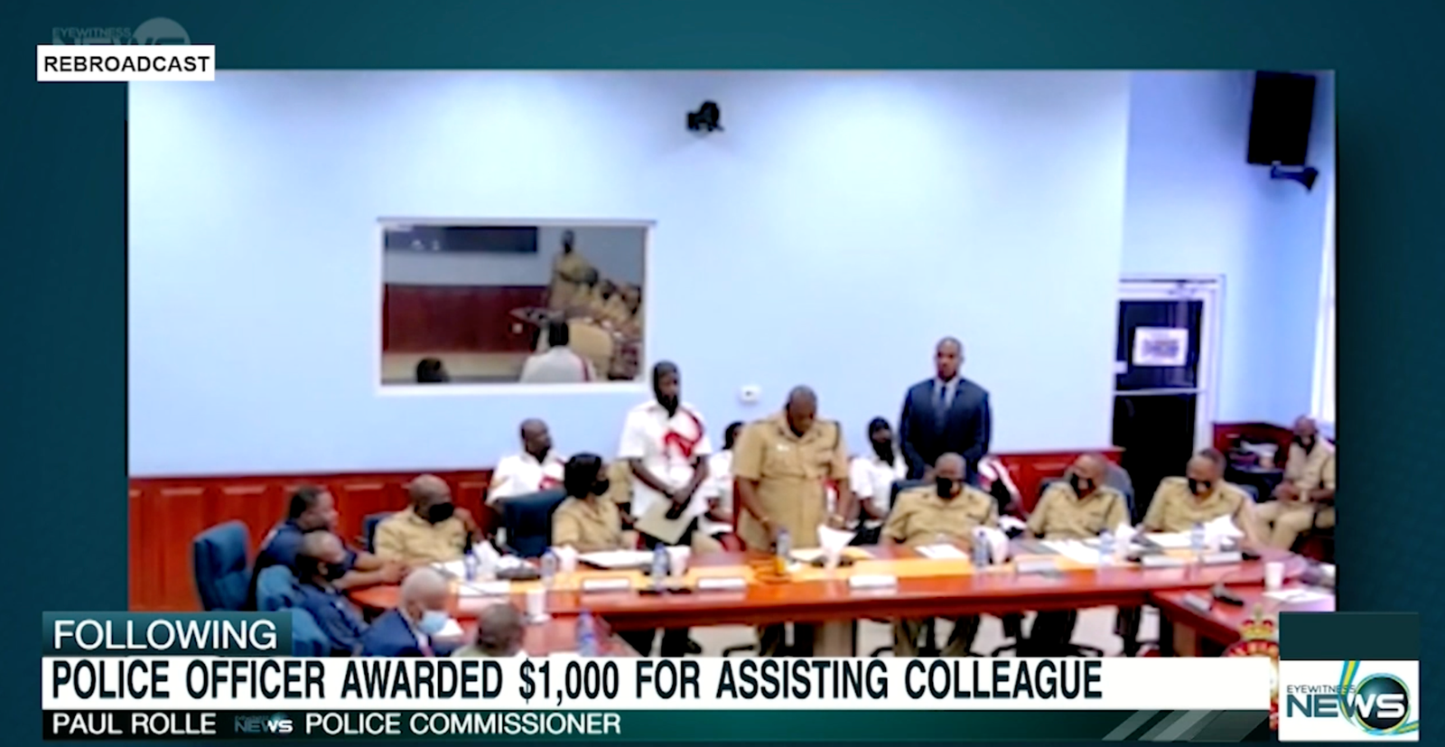 POLICE OFFICER AWARDED $1,000 FOR ASSISTING COLLEAGUE