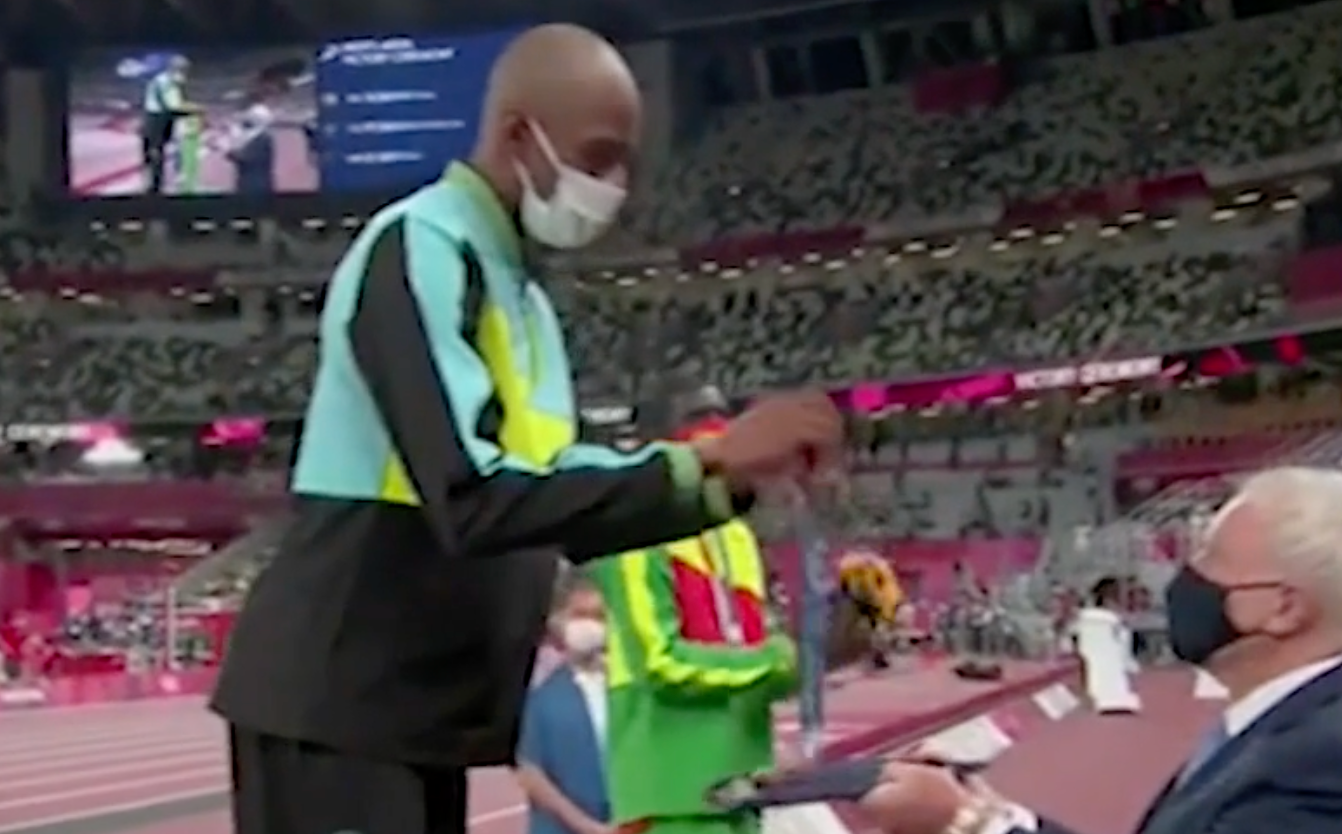 ‘SPEEDY STEVIE’ WINS THE BAHAMAS’ FIRST GOLD AT TOKYO OLYMPICS