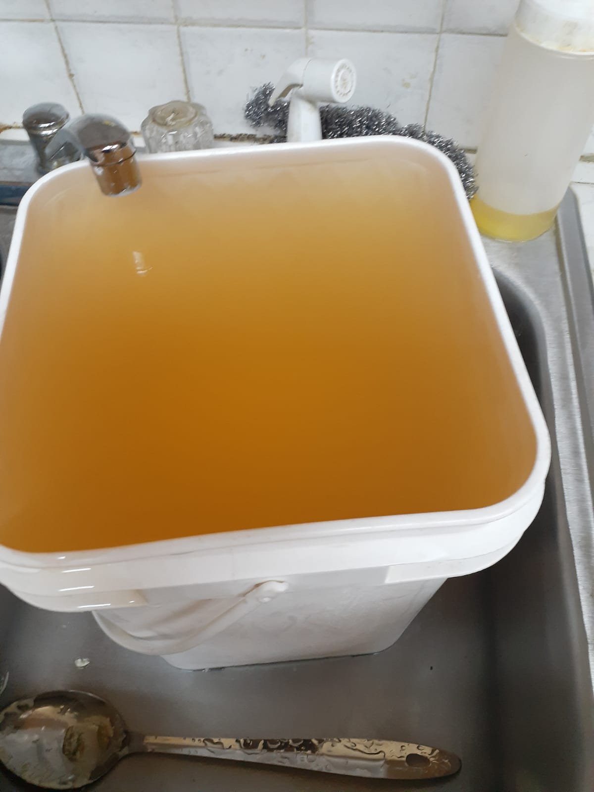 PINDER’S POINT RESIDENT COMPLAINS OF CONTAMINATED WATER SUPPLY
