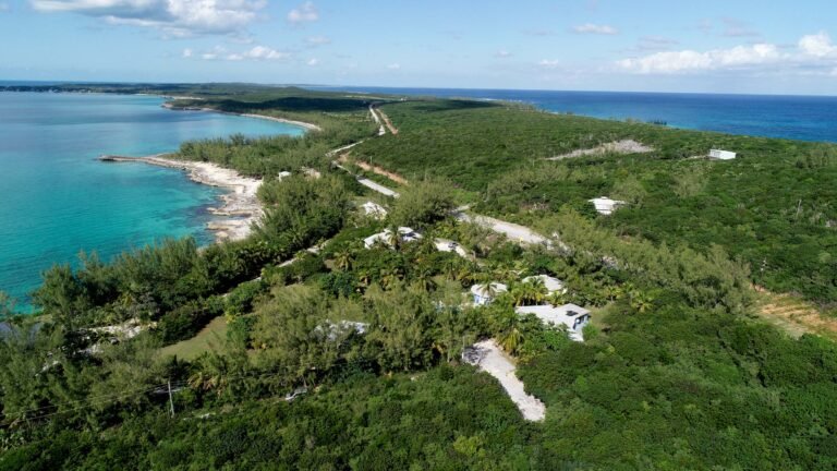 Sunset Cove and Rainbow Room to go to auction in hot Bahamas market ...