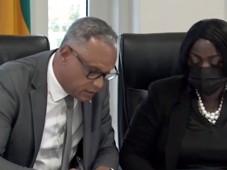 GOV’T SIGNS INDUSTRIAL AGREEMENT WITH BAHAMAS NURSES UNION