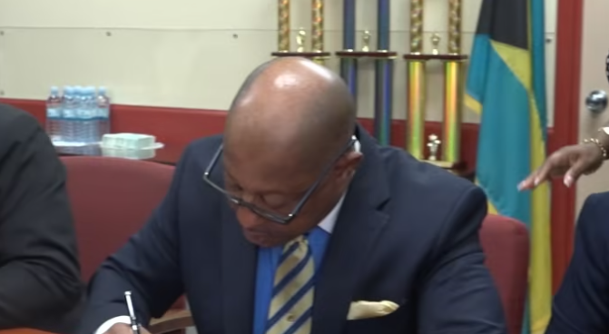 BAHAMAS BRIDGE AUTHORITY SIGNS NEW INDUSTRIAL AGREEMENT