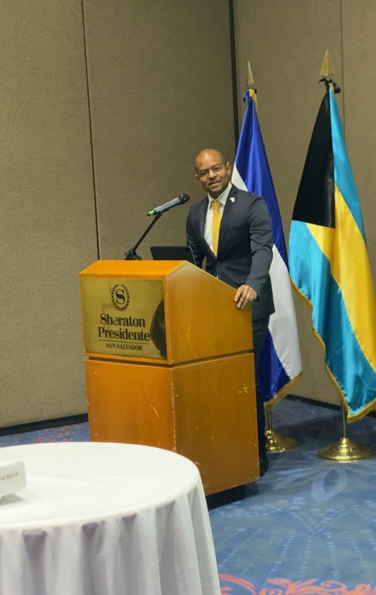 Bahamas and El Salvador sign landmark air service agreement